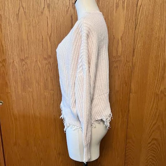 Off White Distressed V Neck Frayed Hem Crop Sweater (Distressed) / Size: L - Picture 2 of 6
